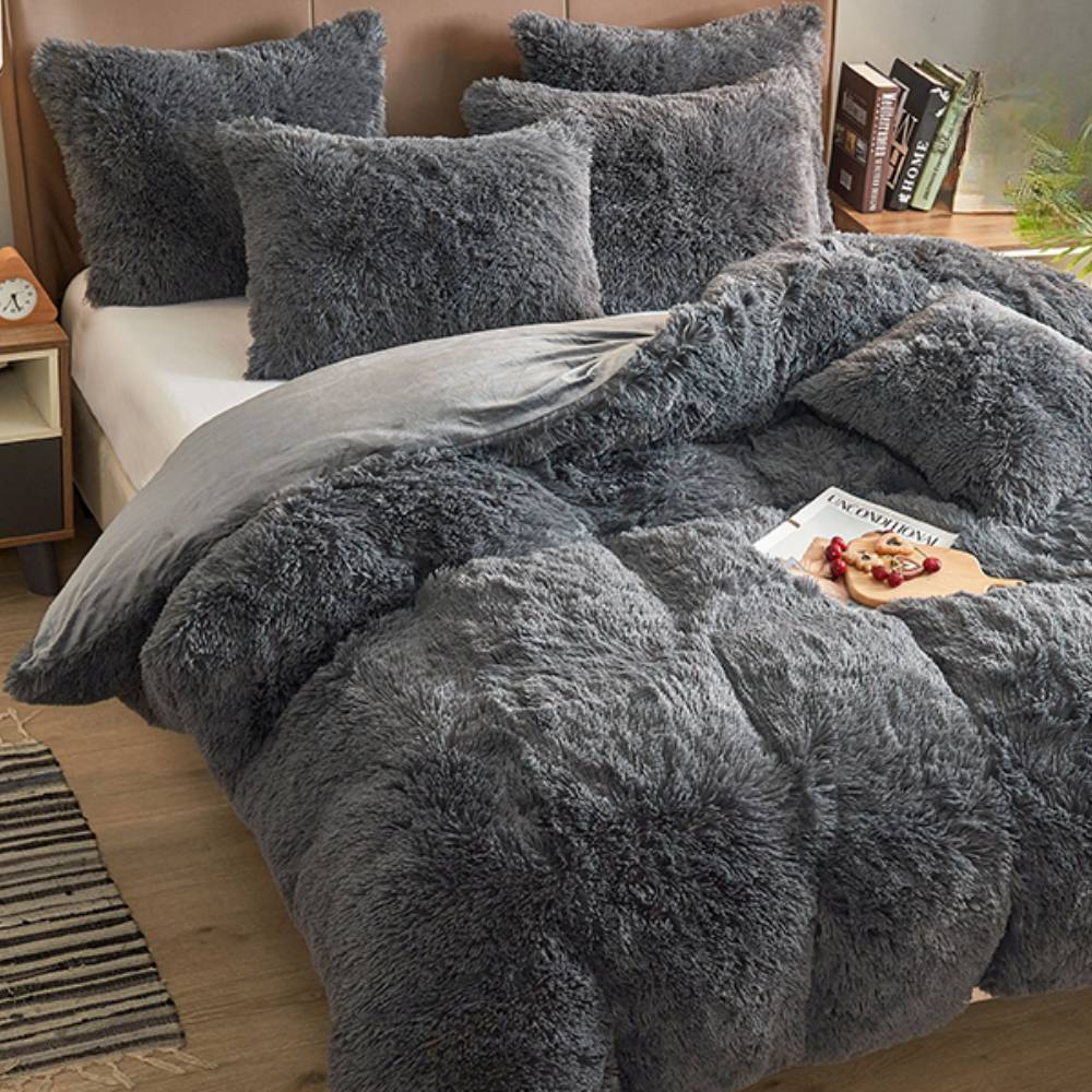 Fluffy Bedding Set: image 2